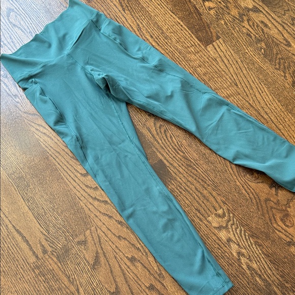 Stylish woman’s  Teal Leggings - Picture 5 of 6
